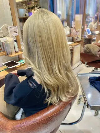 ロング カラー 赤みを押えたカラー➰ ケアブリーチのヘアスタイル