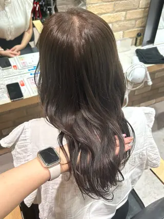 ロング カラー レイヤー/手書きネイ ルCOCORO 🎀のネイルデザイン