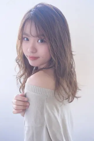 ロング KAMIGAMI所属・KAMIGAMI SAKAEのヘアスタイル