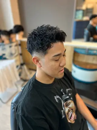 ショート パーマ メンズ THEBARBER TEN所属・伊禮 海凪のヘアスタイル