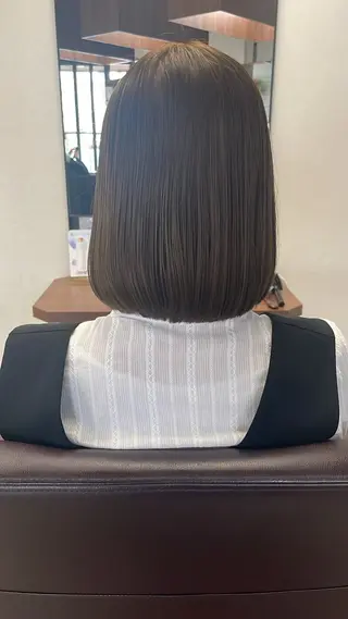 ショート カラー 石川 明歌音のヘアスタイル