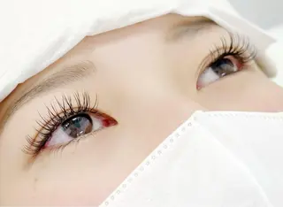 マツエク・マツパ 髪質改善 Vingt-cinq (K)【ヴァンサンク】所属・kaori　Rire 🌻まつげサロンのマツエク・マツパデザイン