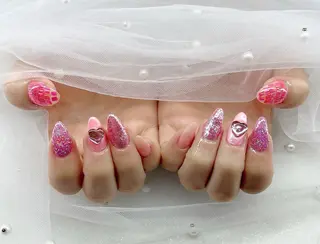 ネイル VIERU YURIのネイルデザイン