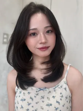 セミロング カラー 前髪顔周りレイヤー 韓国 SAYAKAのヘアスタイル