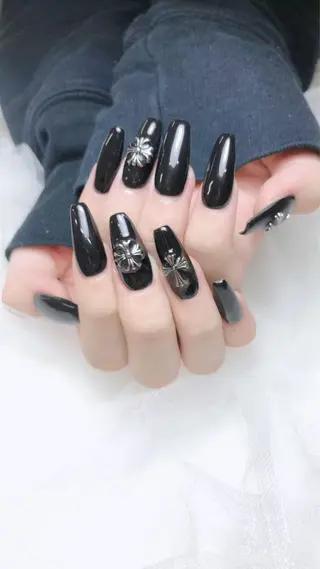 ネイル LR.ONE リナのネイルデザイン