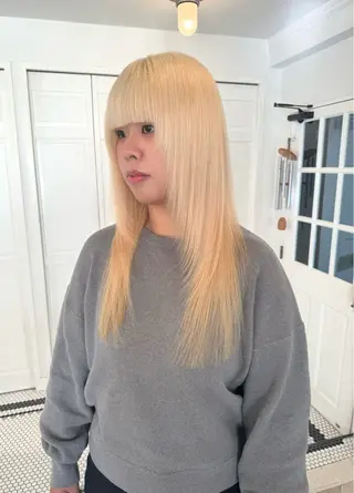 カラー ブリーチカラー🎀 韓国風/寺門美優のヘアスタイル