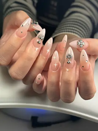 ネイル Nail Salon L'arc所属・💊大阪/心斎橋 moni🧠のネイルデザイン