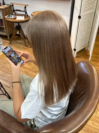 ロング カラー 180° OneEightyDegrees 中目黒所属・Himari 【ハイトーンカラー】のヘアスタイル