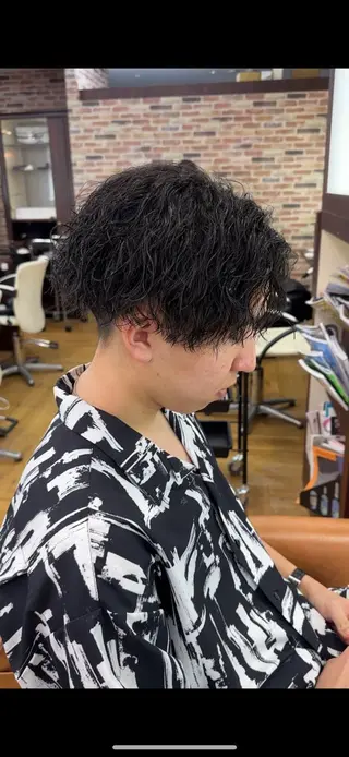 ショート 川畑 大地/波巻きパーマのヘアスタイル