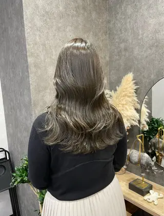 セミロング カラー いなみね はるきのヘアスタイル