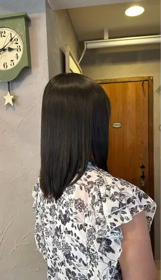 ミディアム 七彩 ななせのヘアスタイル