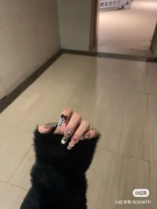 ネイル Hana  NAIL所属・新宿YISInail スカルプ専門店のネイルデザイン