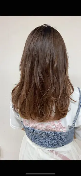 ロング カラー 艶髪/ハイトーン🫧 Aika🤍のヘアスタイル