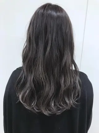セミロング カラー ケアブリーチ 坪井佑樹のヘアスタイル