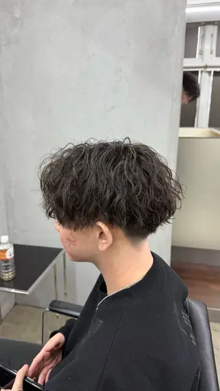 パーマ メンズ 田中 辰弥のヘアスタイル