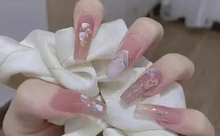 ネイル Theone栄店 松田のネイルデザイン