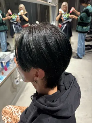 カラー メンズ 玉置 七海のヘアスタイル