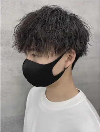 メンズ 超透明感カラー🦋韓 国羽エクステ🪽🫧のヘアスタイル