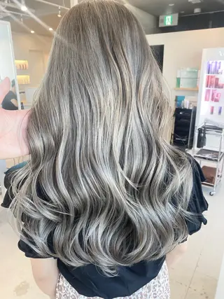 セミロング カラー パーマ ヘアアレンジ ネイル マツエク・マツパ アイブロウ 井上 一平のヘアスタイル