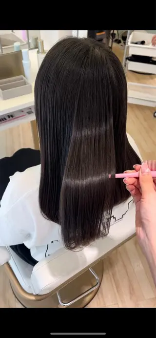 ミディアム カラー GOODDAY ヘアサロンのヘアスタイル