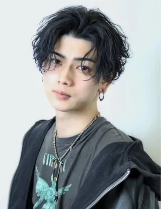 ミディアム パーマ メンズ メンズサロンKUROT熊本所属・橋本 俊哉のヘアスタイル