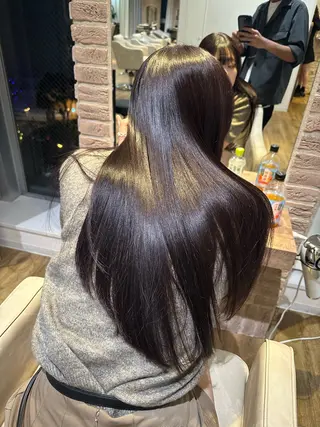 ロング ACRO梅田【アクロ】所属・朝が楽になる縮毛矯正 顔周りカットU24のヘアスタイル