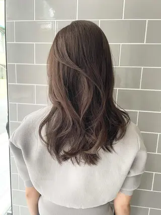 ロング カラー LANVERY所属・うる艶ヘア💐 艶ハイトーン💐彩夏のヘアスタイル