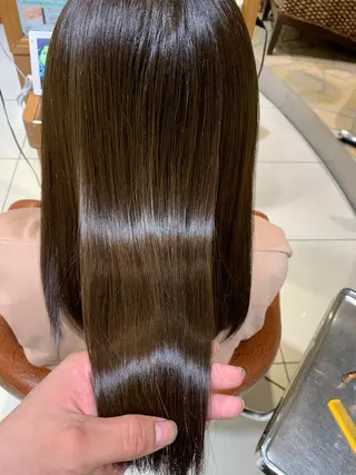 セミロング 新宿メンズパーマ メンズバレイヤージュのヘアスタイル