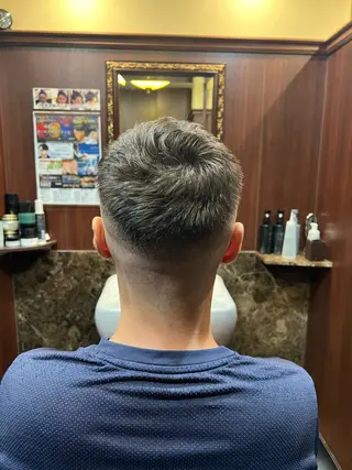 ショート ヒロ銀座バーバーショップ丸の内所属・秋山 琳太のヘアスタイル