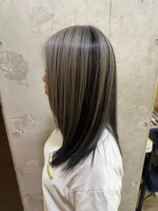 ミディアム カラー 濱島 楓佳のヘアスタイル