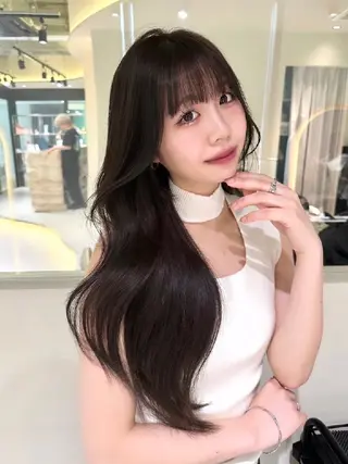 カラー ロング Lond Mirrorのヘアスタイル