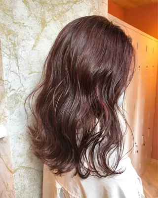 セミロング REVE所属・TAKU 美容師のヘアスタイル