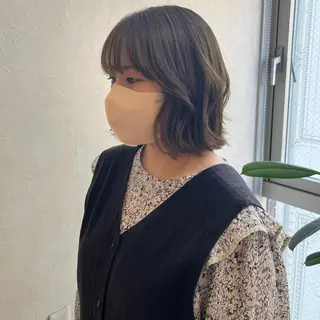 ミディアム SiLO yuri andoのヘアスタイル