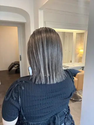 ミディアム カラー 栗林 茉那のヘアスタイル