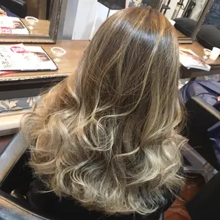 ロング カラー 吉本 yoshimotoのヘアスタイル