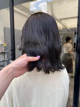 ミディアム カラー ヘアアレンジ mika｜ブルーカラ ー｜ハイトーンカラーのヘアスタイル