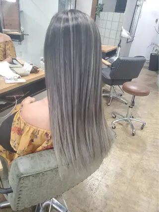 ロング カラー Le Lien カジのヘアスタイル