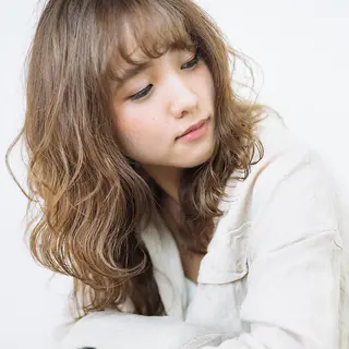ミディアム 透明感カラー/パーマ 🌀アオノのヘアスタイル