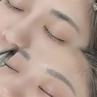 アイブロウ olinaBeautySalon所属・Yuki .のマツエク・マツパデザイン