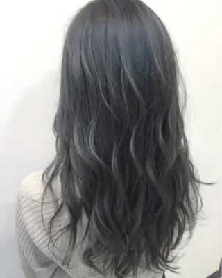 セミロング カラー 松戸　レイヤーカット 野口　康太郎のヘアスタイル