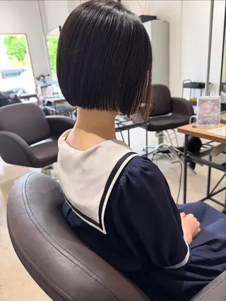 ショート ✨艶ブリーチカラー✨ ✨艶髪ストレート✨のヘアスタイル