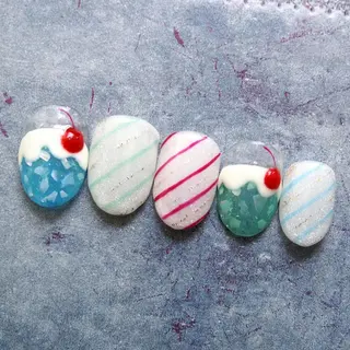 ネイル 山田 麻衣のネイルデザイン