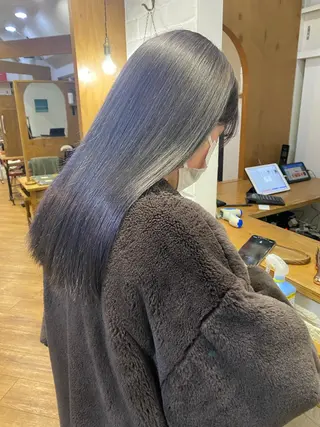 ロング ミルクティーベージュ outaのヘアスタイル