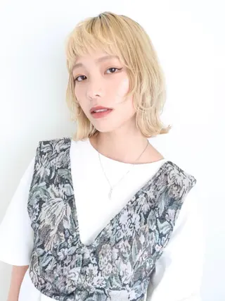 ショート カラー レイヤーカット⭐️ ブリーチ桑原 日花理のヘアスタイル