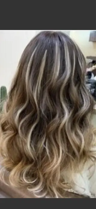 戸川 紗良のヘアスタイル