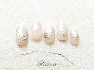 ネイル Bianca Nishikataの眉毛・アイブロウイメージ