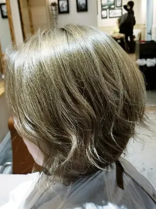 ショート カラー 顔周りレイヤーカット 髪質改善代表西村功平のヘアスタイル