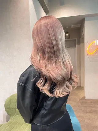 ロング カラー ヘアアレンジ 🩵 iona 🩵のヘアスタイル