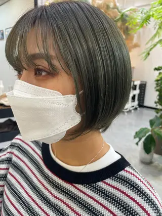 ショート カラー 高梨 菜々のヘアスタイル