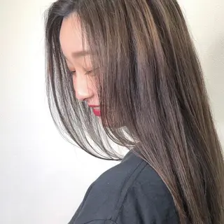 ロング カラー VIEWユリナ メイク/ カットのヘアスタイル